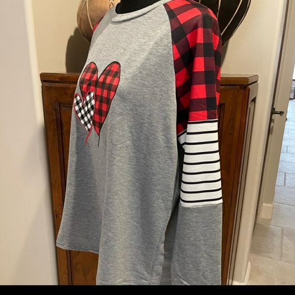 Buffalo Print Hearts Christmas Top - Picture 9 of 9